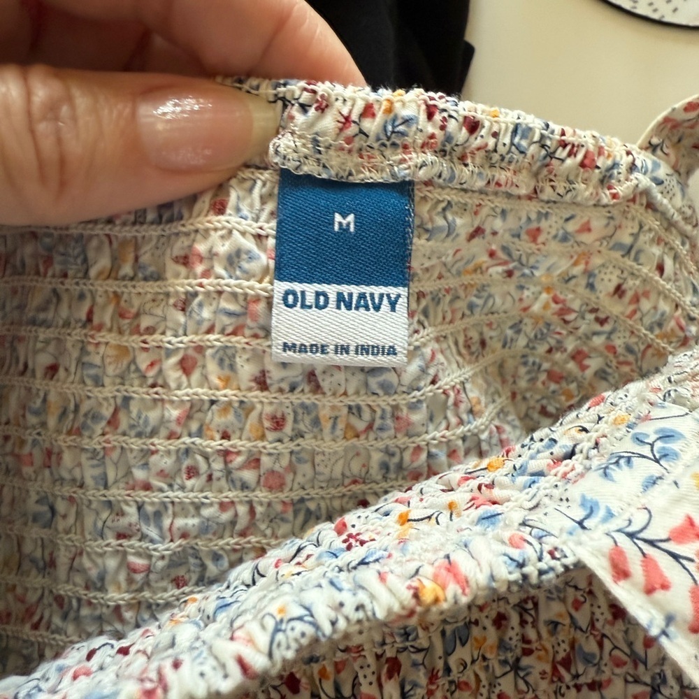 Old Navy Ruffle Square Neck Flutter Sleeve Top Smocked Bodice Top Medium Women’s - Picture 5 of 6